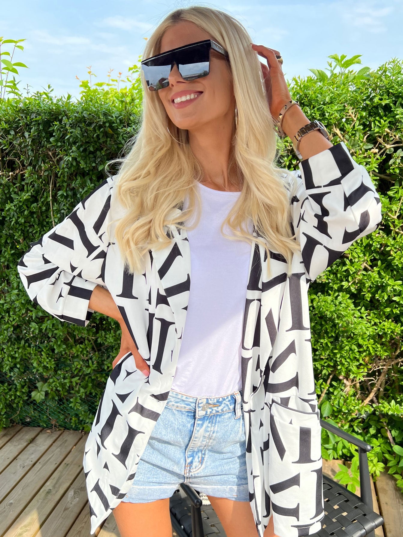 Alberte - Blazer med hvid skrift